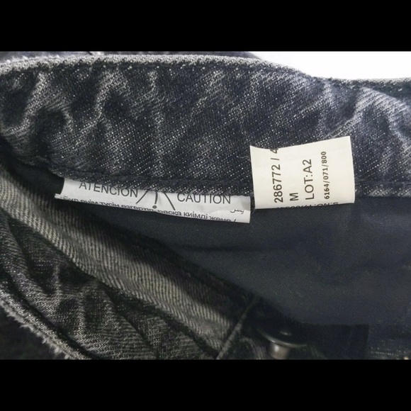 Zara Distressed Raw Hem Denim Mini Skirt with Double Front Zip Detail - Picture 7 of 9